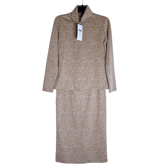TYLER BOE NWT Two Piece Knit Skirt and Turtleneck Top Size Small in Cheetah Tan